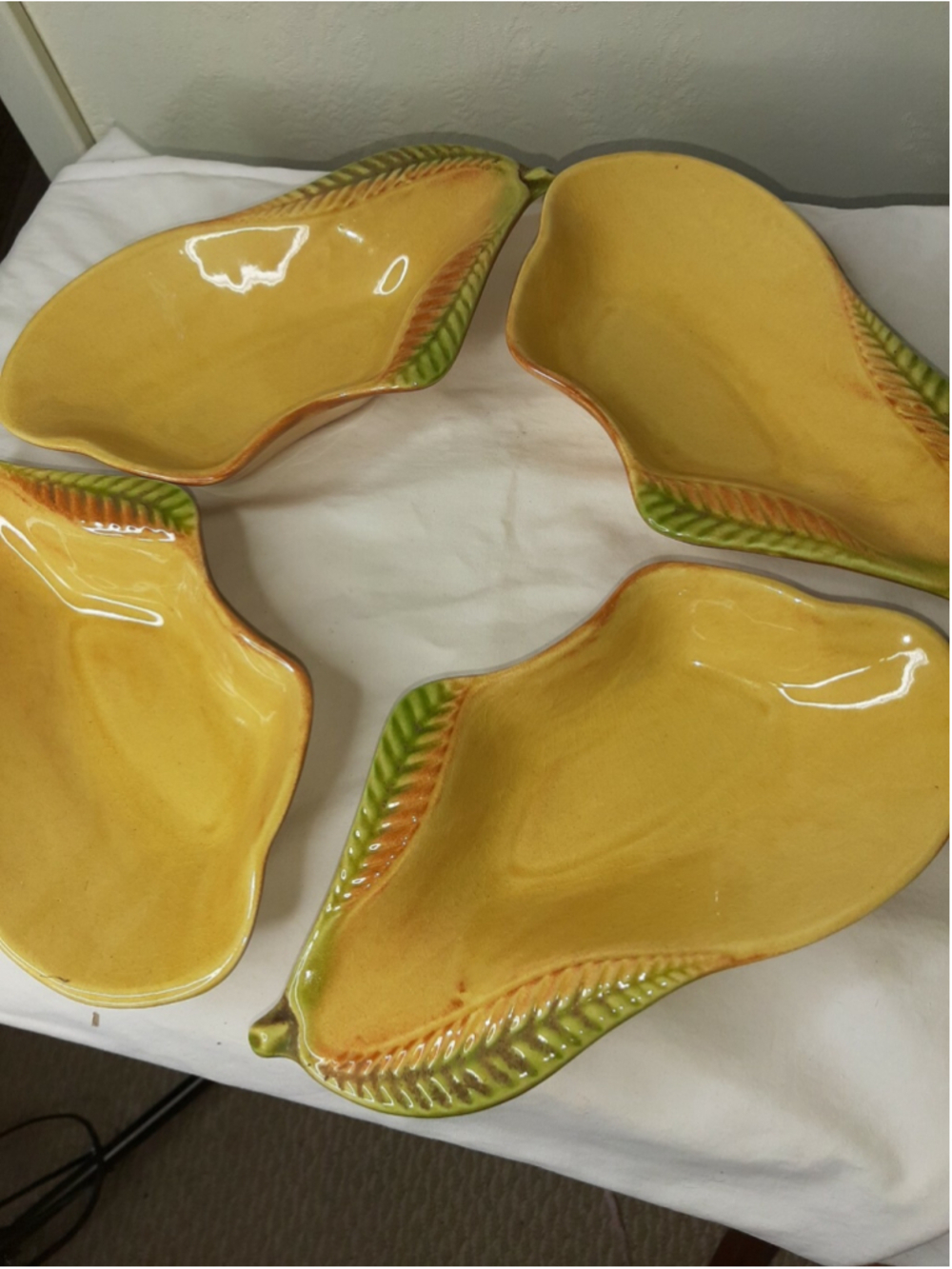 Vintage usa california pottery Pear dishes